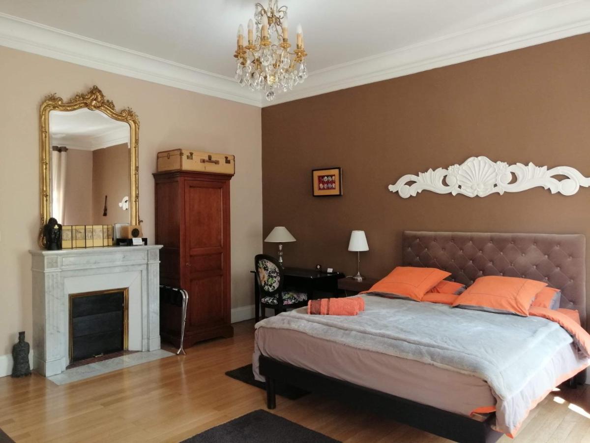 Chambres D'Hotes De Luxe Cote Parc-Cote Jardin Avec Parking Prive Gratuit Nevers Exterior foto