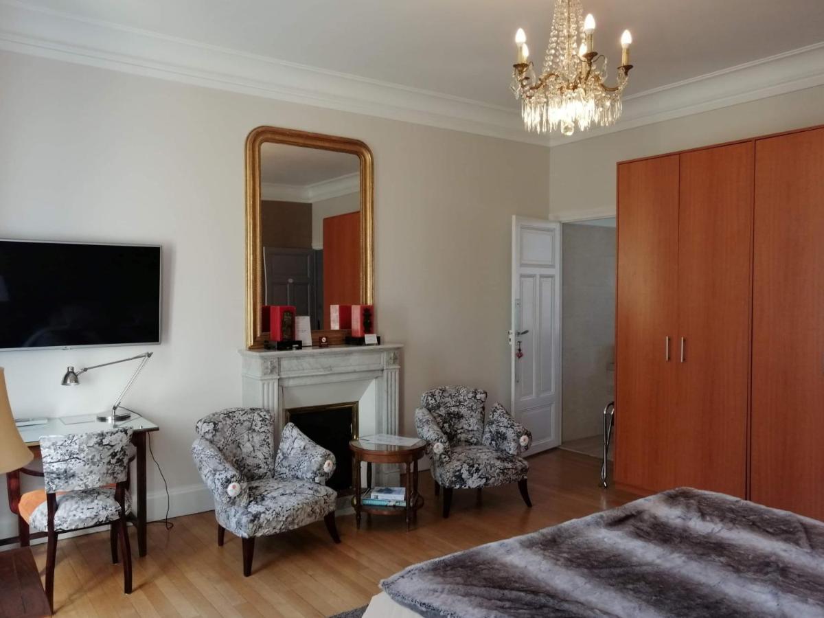 Chambres D'Hotes De Luxe Cote Parc-Cote Jardin Avec Parking Prive Gratuit Nevers Exterior foto