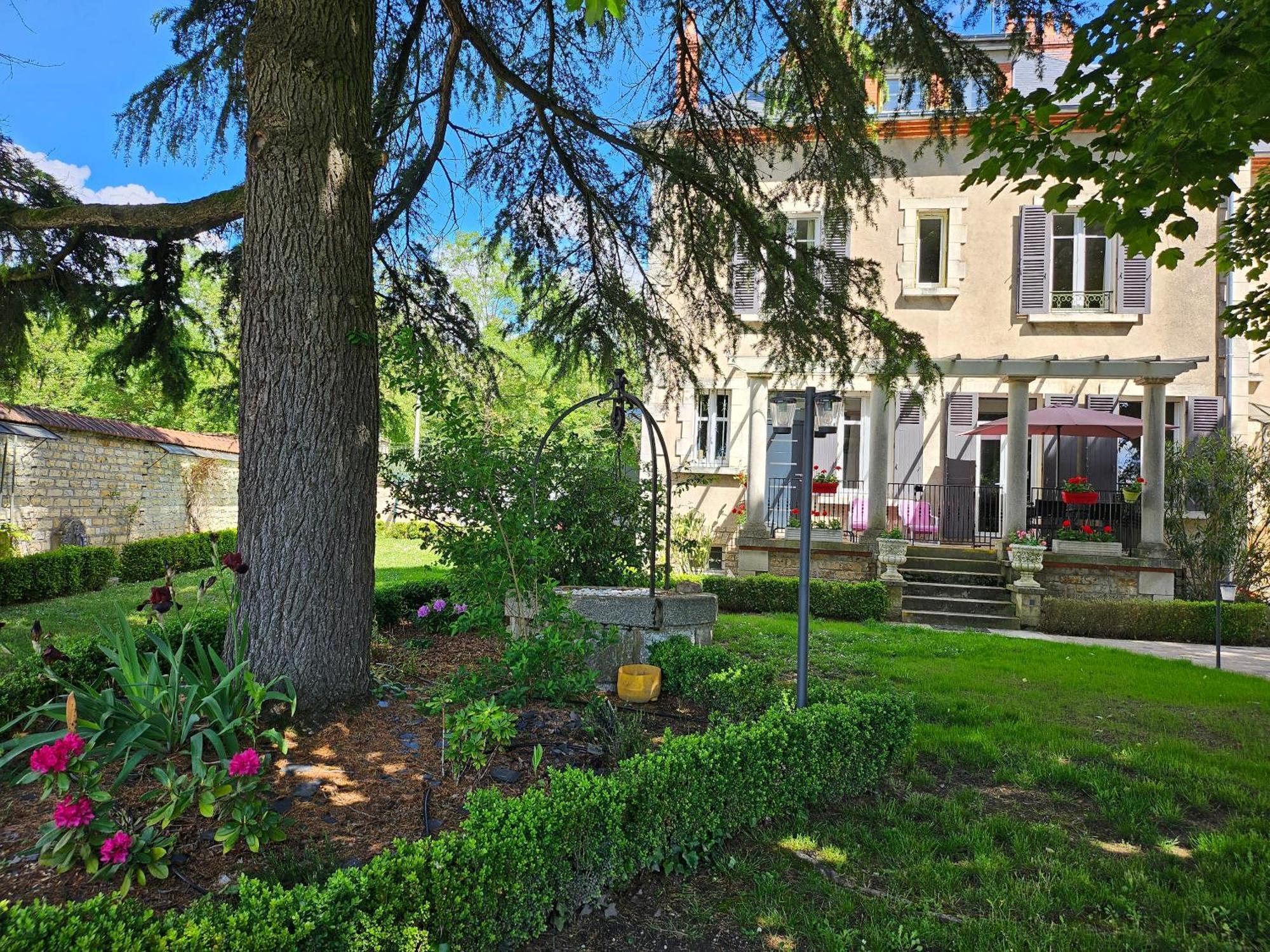 Chambres D'Hotes De Luxe Cote Parc-Cote Jardin Avec Parking Prive Gratuit Nevers Exterior foto