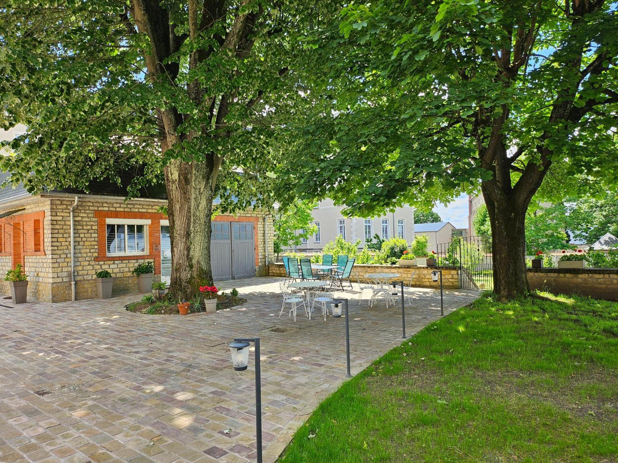 Chambres D'Hotes De Luxe Cote Parc-Cote Jardin Avec Parking Prive Gratuit Nevers Exterior foto