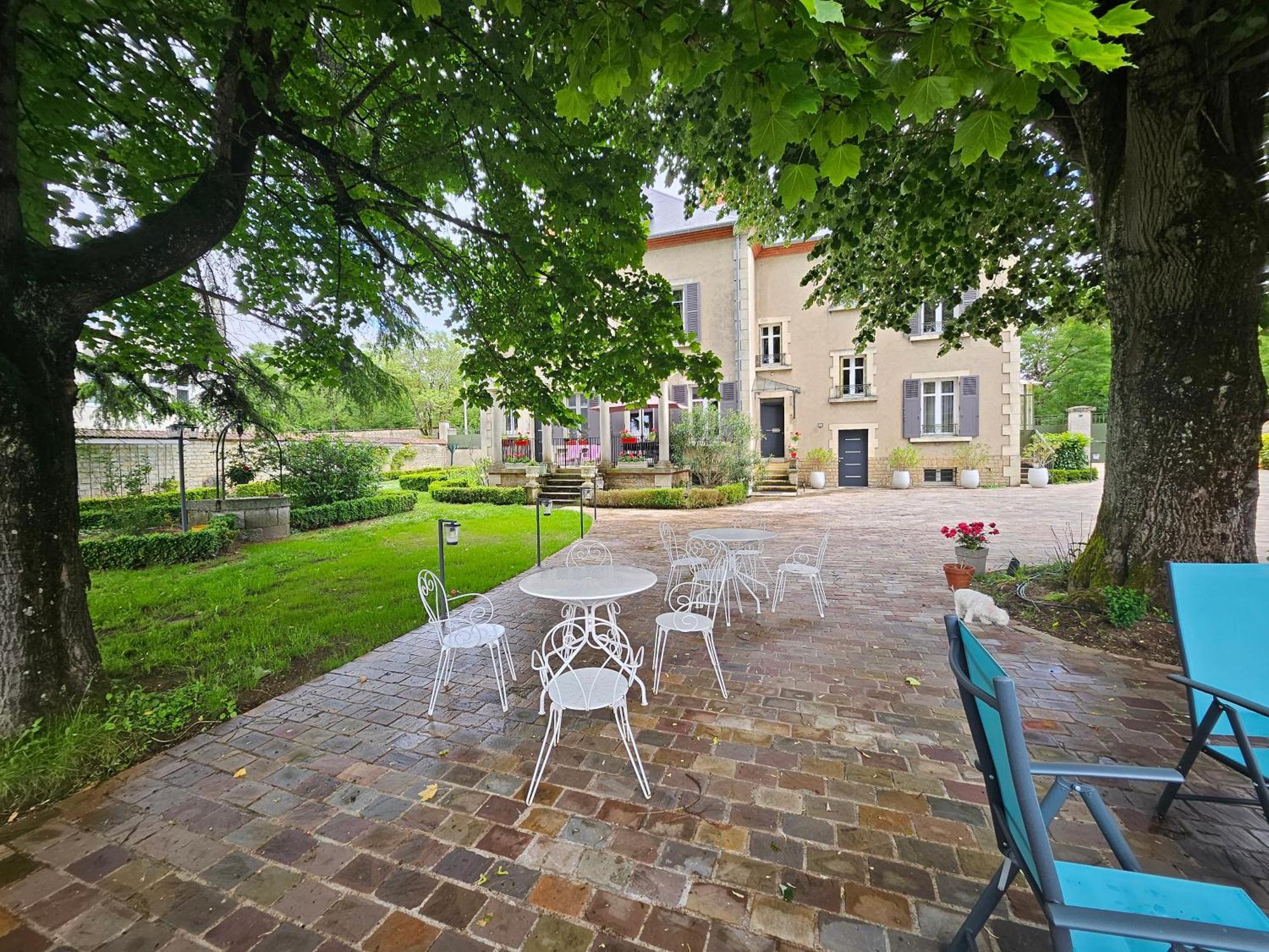 Chambres D'Hotes De Luxe Cote Parc-Cote Jardin Avec Parking Prive Gratuit Nevers Exterior foto