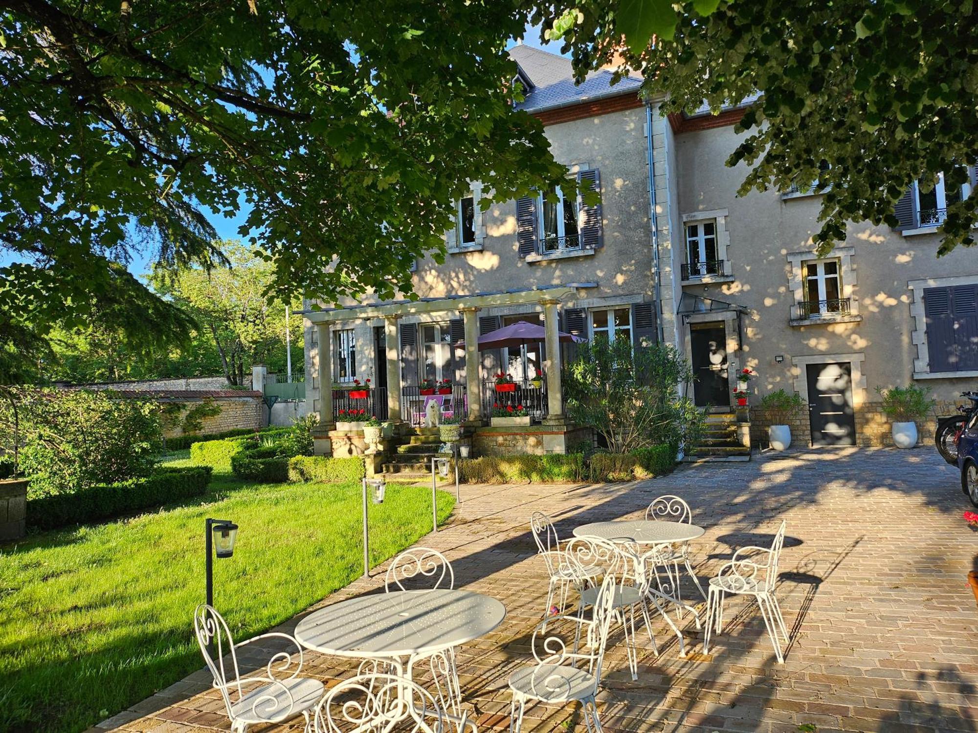 Chambres D'Hotes De Luxe Cote Parc-Cote Jardin Avec Parking Prive Gratuit Nevers Exterior foto
