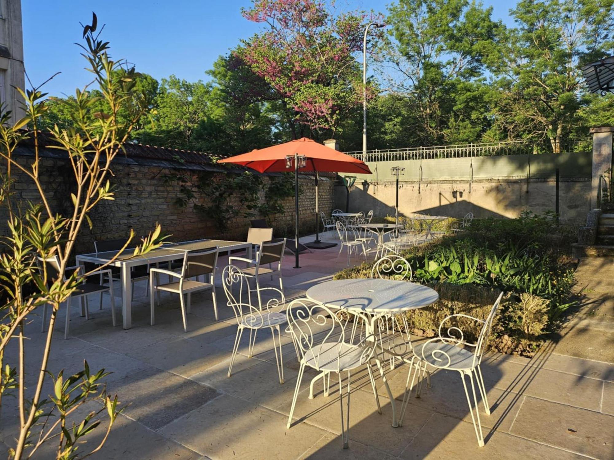 Chambres D'Hotes De Luxe Cote Parc-Cote Jardin Avec Parking Prive Gratuit Nevers Exterior foto